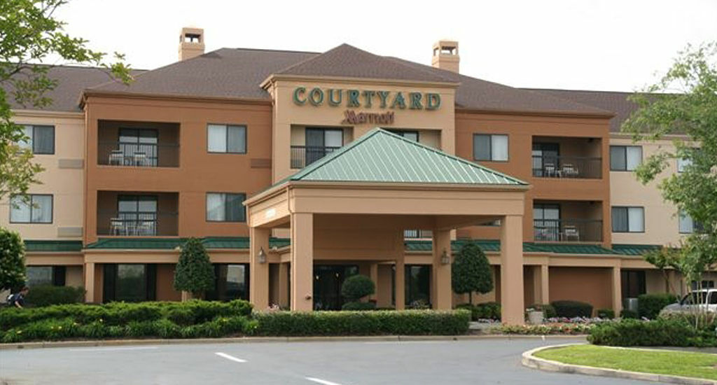 Courtyard By Marriott Airport Hotel 3*